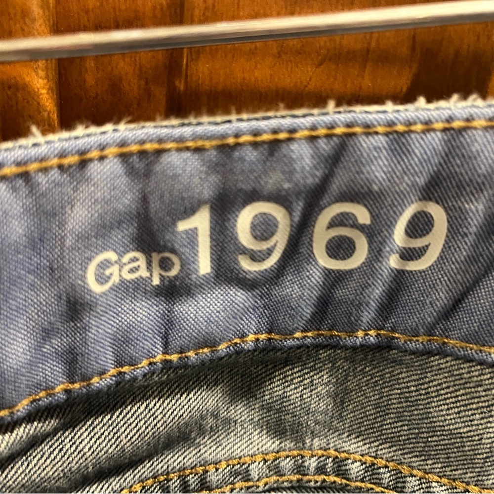 GAP 1969 Classic Denim Jeans - Picture 2 of 6